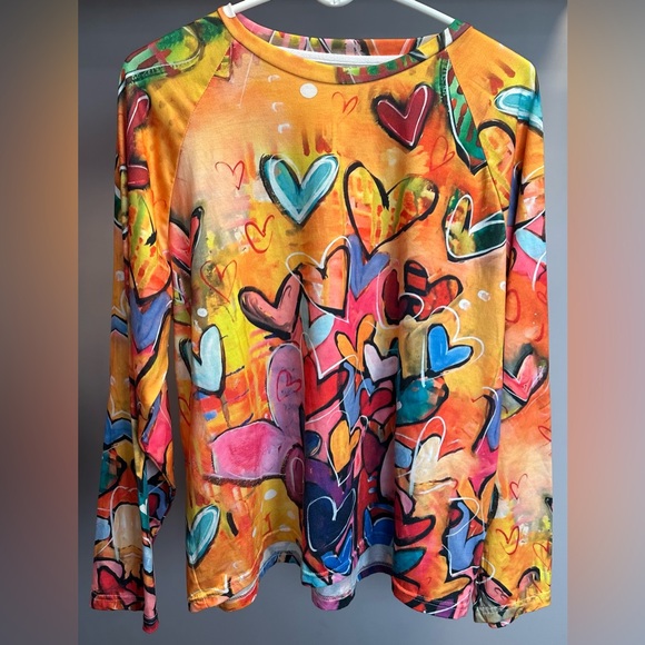 NO BRAND SHOWN Size XXL Vibrant Heart Pattern Sweatshirt - Picture 2 of 7